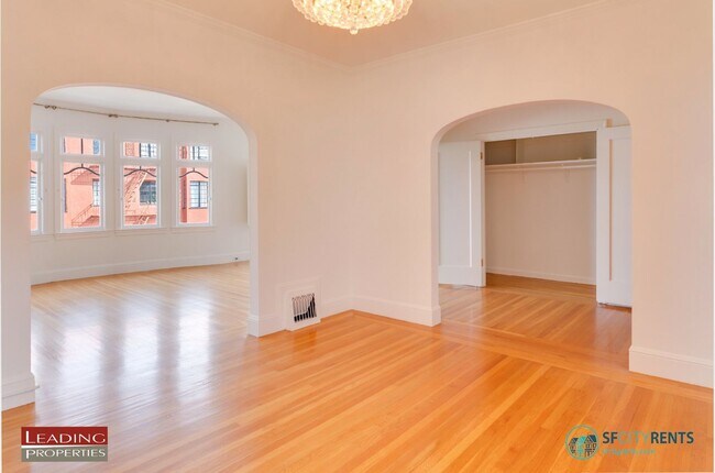 Building Photo - Marina: Immaculate Flat w/ 2 Bedrooms + Su...