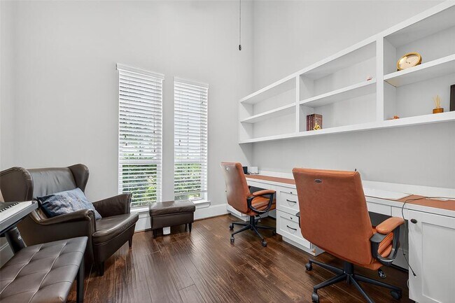 Building Photo - 30148 Southern Sky Dr