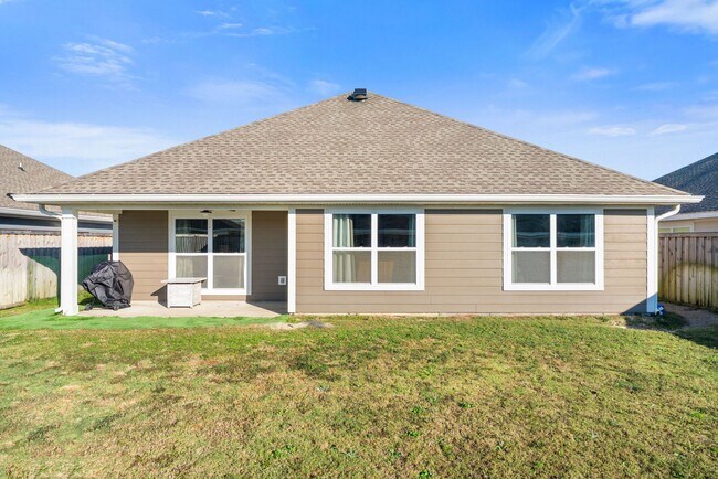 Building Photo - Beautiful Home Near Tyndall AFB