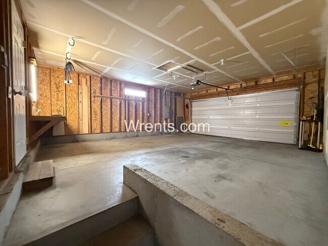 Building Photo - Beautiful 4 bed 3 bath Home!