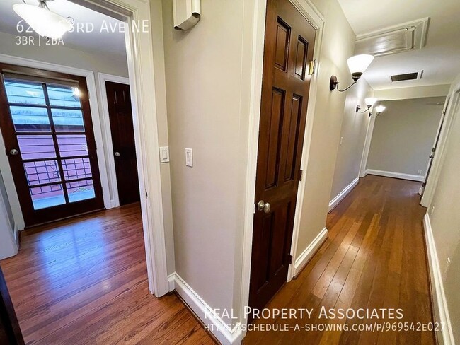 Building Photo - 6215 53rd Ave NE