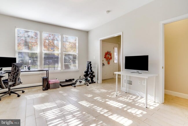 Building Photo - 2342 Huntington Station Ct