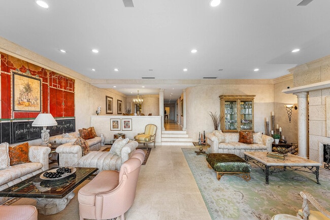 Building Photo - 13 Sloans Curve Dr