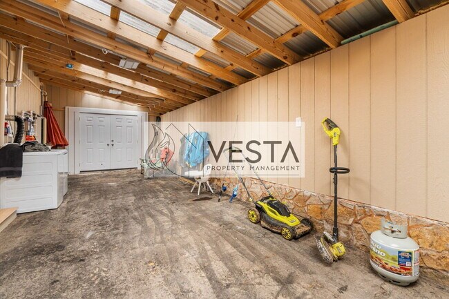 Building Photo - 460 NC-208