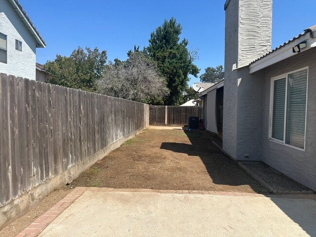 Building Photo - Completely remodeled home near Mountain Vi...