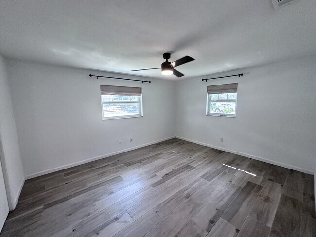 Building Photo - 1422 Byram Dr