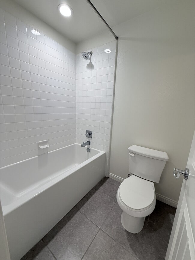 Building Photo - 672 Sage Brook Ct