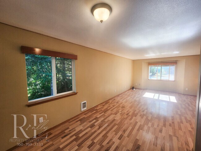 Building Photo - MILITARY DISCOUNT - $75/MO OFF!!