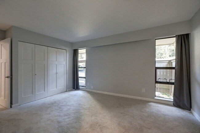 Building Photo - 8851 166th Ave NE