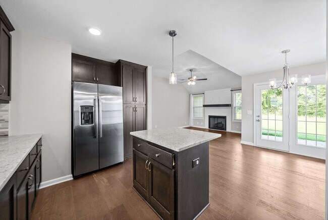 Building Photo - 1493 Fredrick Dr