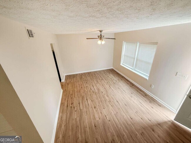 Building Photo - 1884 Shenandoah Valley Ln