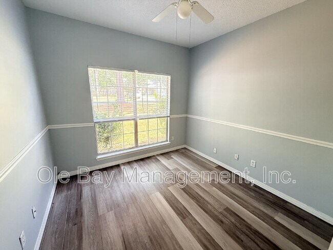Building Photo - 740 Copperfield Dr W