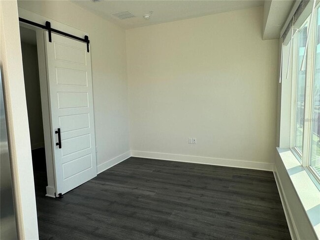 Building Photo - 794 TETBURY Lp