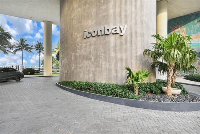 Building Photo - 460 NE 28th St