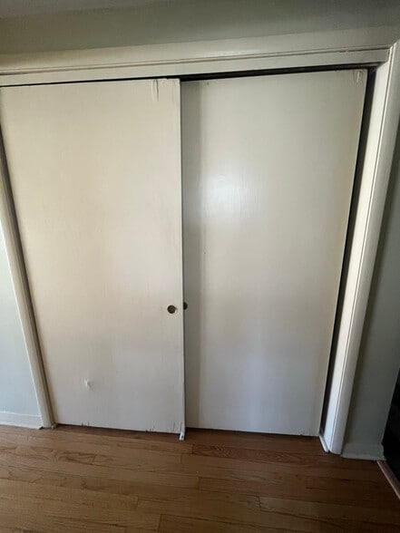 Building Photo - 2435 W 123rd St