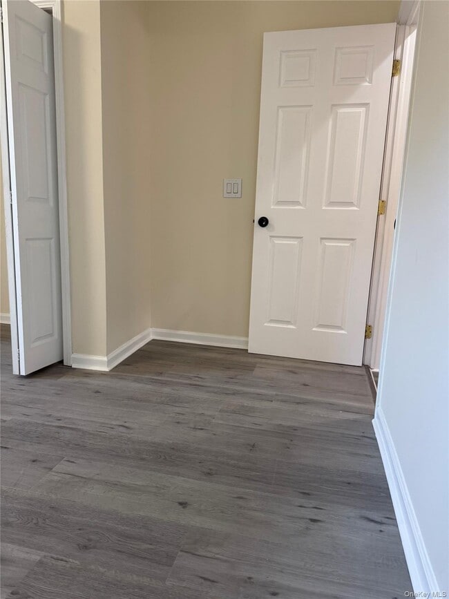 Building Photo - 167 Main St