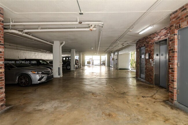 Building Photo - 921 Jefferson Ave
