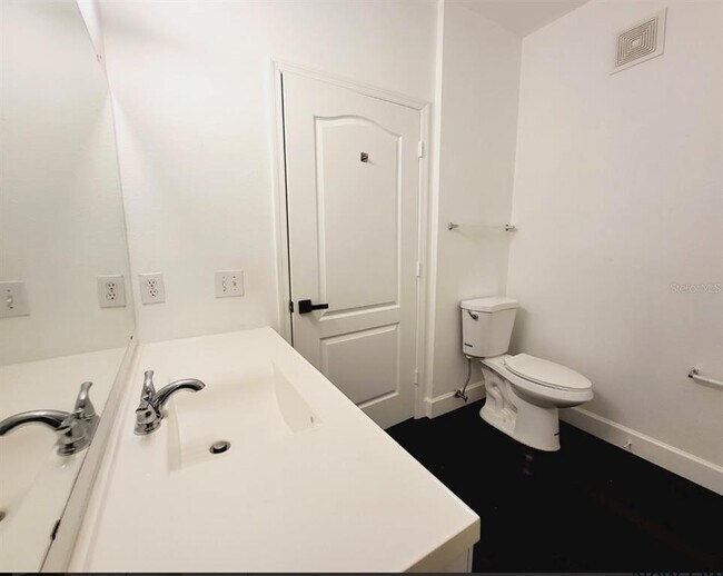 Building Photo - 8843 Villa View Cir