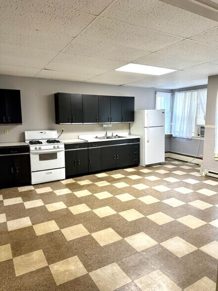 862 Iron Ridge Rd, Apt A - Kitchen 1 - 862 Iron Ridge Rd