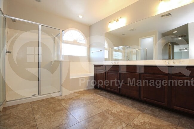 Building Photo - 4167 E Glacier Pl