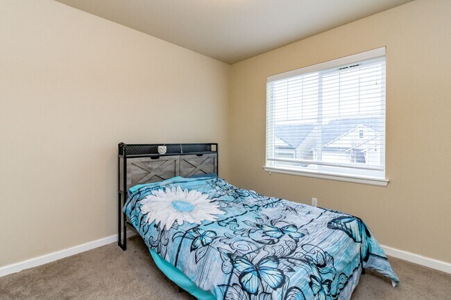 Building Photo - Beautiful Home in Highly Sought After Yelm...