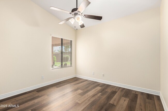 Building Photo - 1517 W Islandia Dr