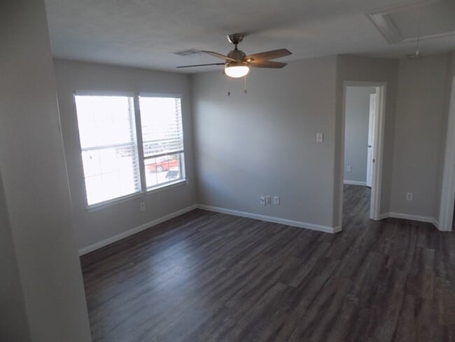 Building Photo - 21711 Falcongate Ct