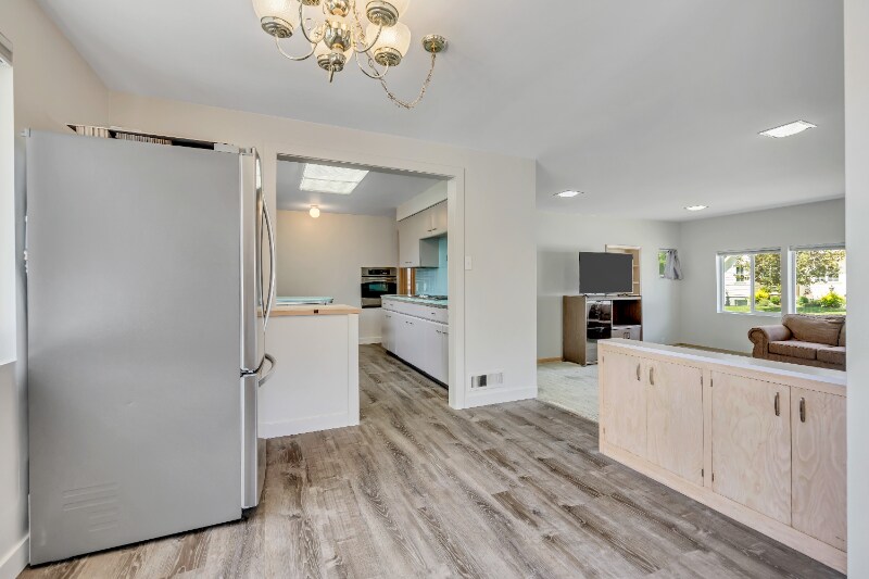 Building Photo - 2670 E Lambourne Ave