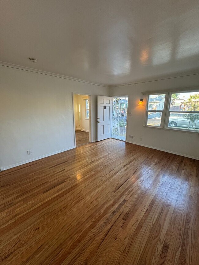 Primary Photo - 3531-3541 12th Avenue