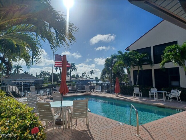 Building Photo - 5515 SW 12th Ave