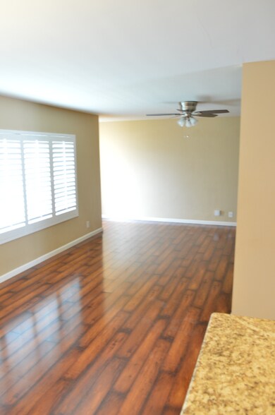 Building Photo - 8316 E Wilshire Dr