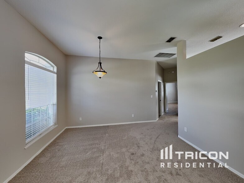 Building Photo - 933 Palm Cove Dr
