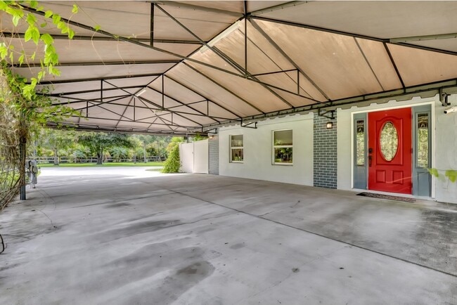 Building Photo - 10780 Anderson Ln
