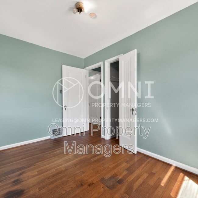 Building Photo - 11529 Roxbury St