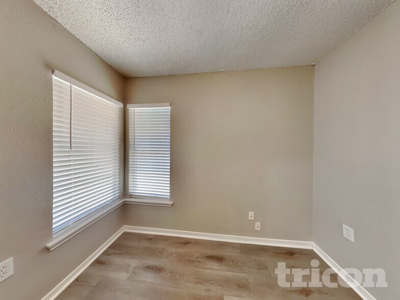 Building Photo - 16635 Saltgrass St