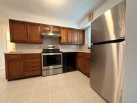 Building Photo - 16 James St