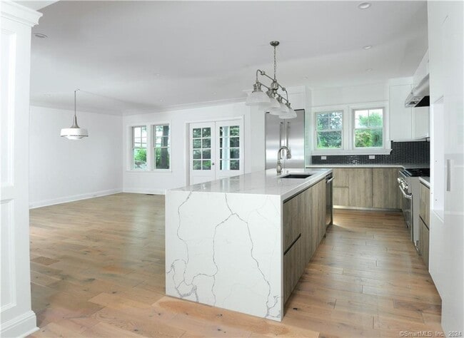 Building Photo - 1 Home Pl