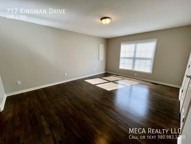 Building Photo - 712 Kingman Dr