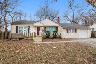 Building Photo - 5424 Monrovia St