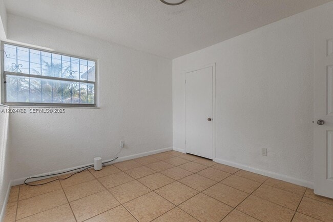 Building Photo - 1301 NE 153rd St
