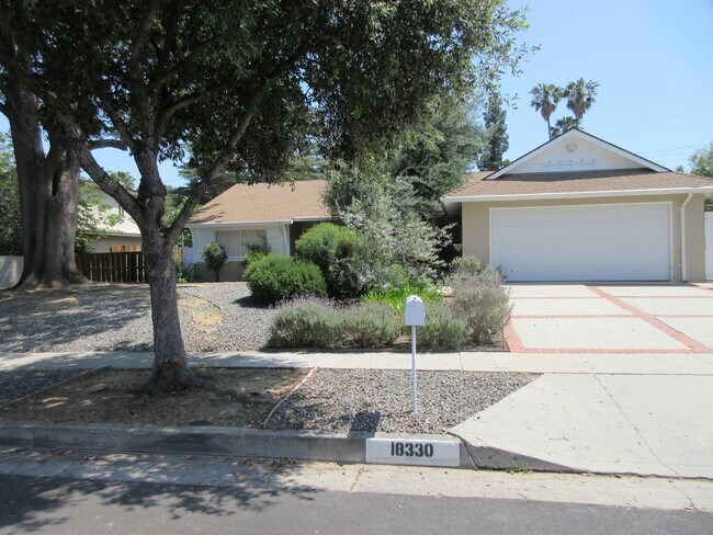 Building Photo - Beautiful Porter Ranch 3 Bedroom home on B...
