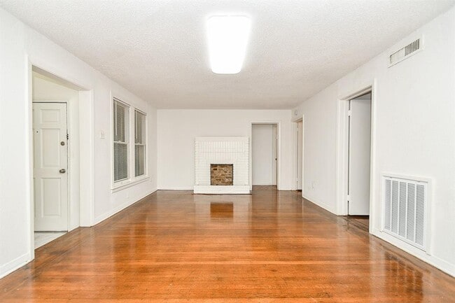 Building Photo - 4416 Mt Vernon St