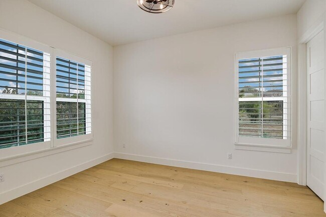 Building Photo - 935 Wesley Ridge Dr