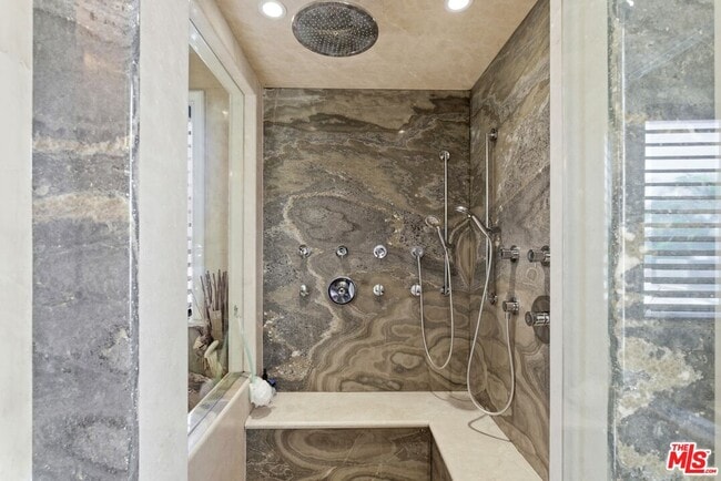 Building Photo - 2023 Parnell Ave