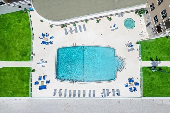 Building Photo - 603 Longboat Club Rd