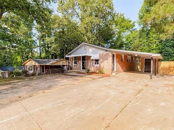 Building Photo - 912 Old Oak Dr