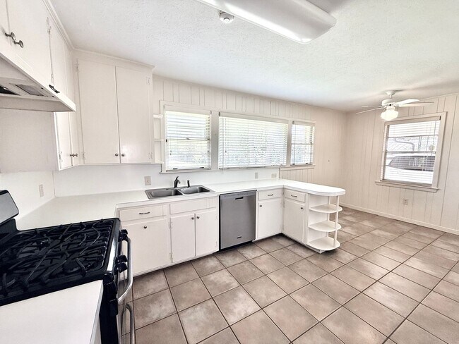 Building Photo - 3134 Fritchie Dr