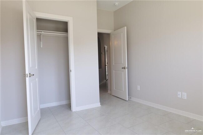 Building Photo - 13 N 33rd St