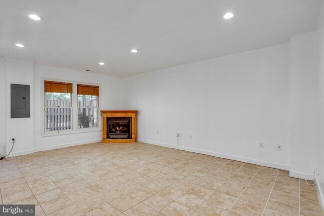 Building Photo - 6248 Levi Ct
