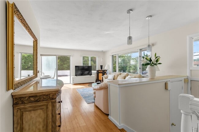 Building Photo - 137 Honness Ln